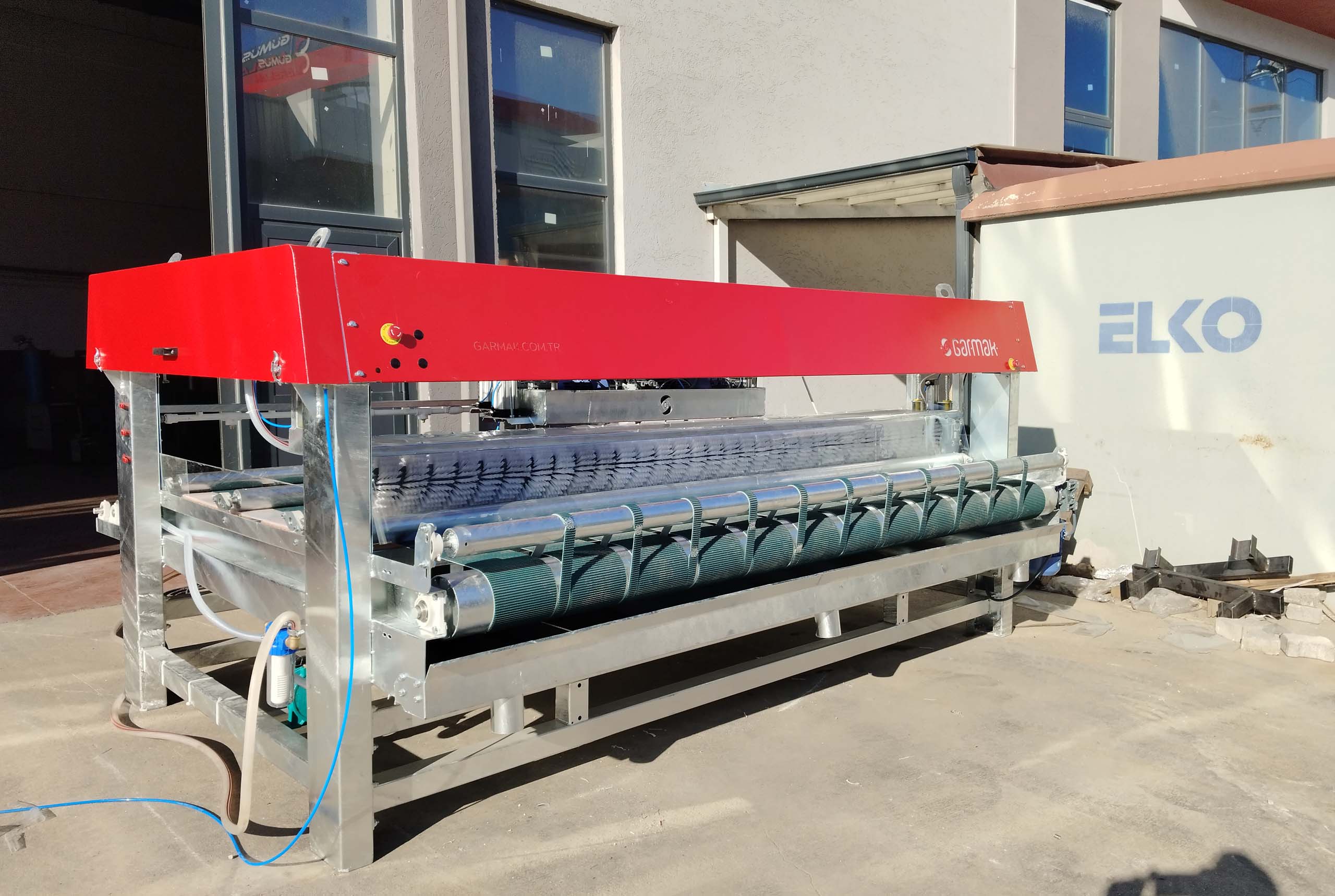 Otomatik Halı Yıkama Süresi ve Fırça Sayısı Nasıl Belirlenir? 12 mega halı yıkama makinesi